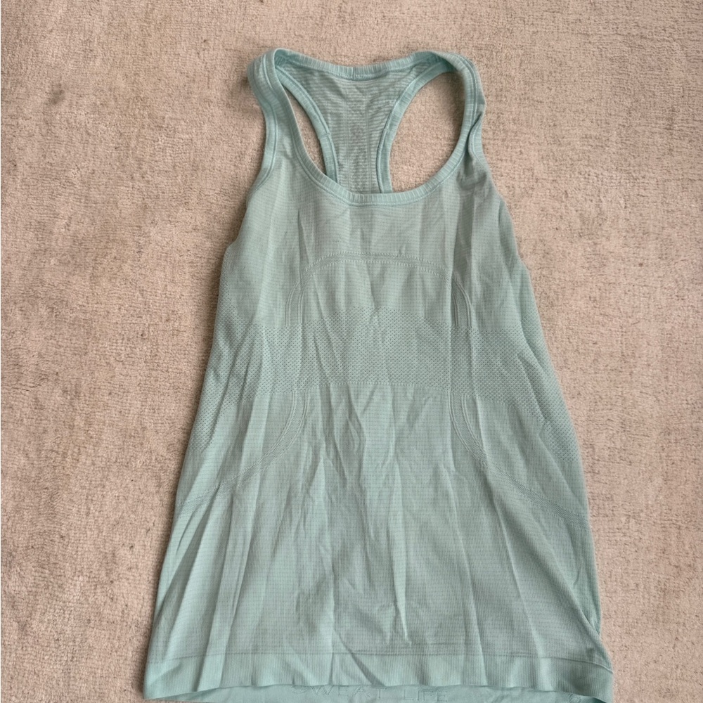 Lululemon top